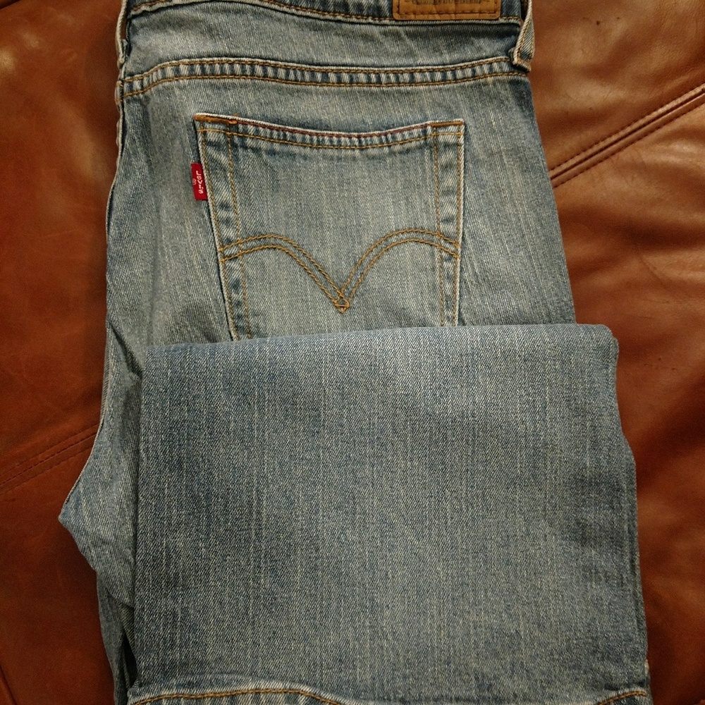 Levis jeans size 16